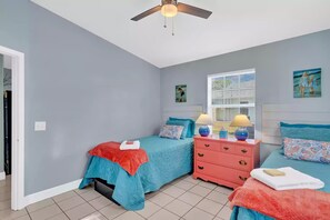 2 chambres, fer et planche à repasser, Wi-Fi gratuit, draps fournis