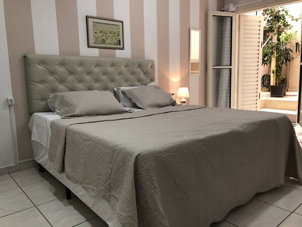 ห้องสแตนดาร์ดดับเบิลหรือทวิน | เตารีด/โต๊ะรีดผ้า, Wi-Fi ฟรี