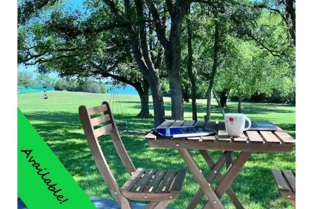 Fun, Family Friendly Home steps to Lake Whitney