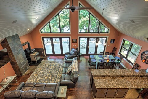 All-Season Retreat – Perfect for ATV, Snowmobiles, Skiing, Hunting, and Fishing