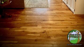 Smart TV, caminetto, lettore DVD, tavolo da calcetto