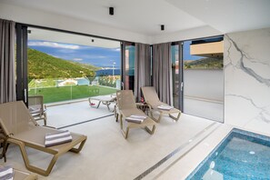 Innenpool, beheizter Pool