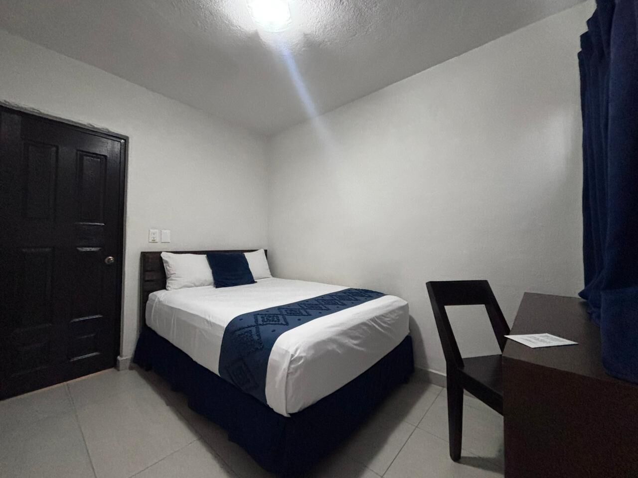 Chambre Standard, 1 lit double | Rideaux occultants, Wi-Fi gratuit, draps fournis