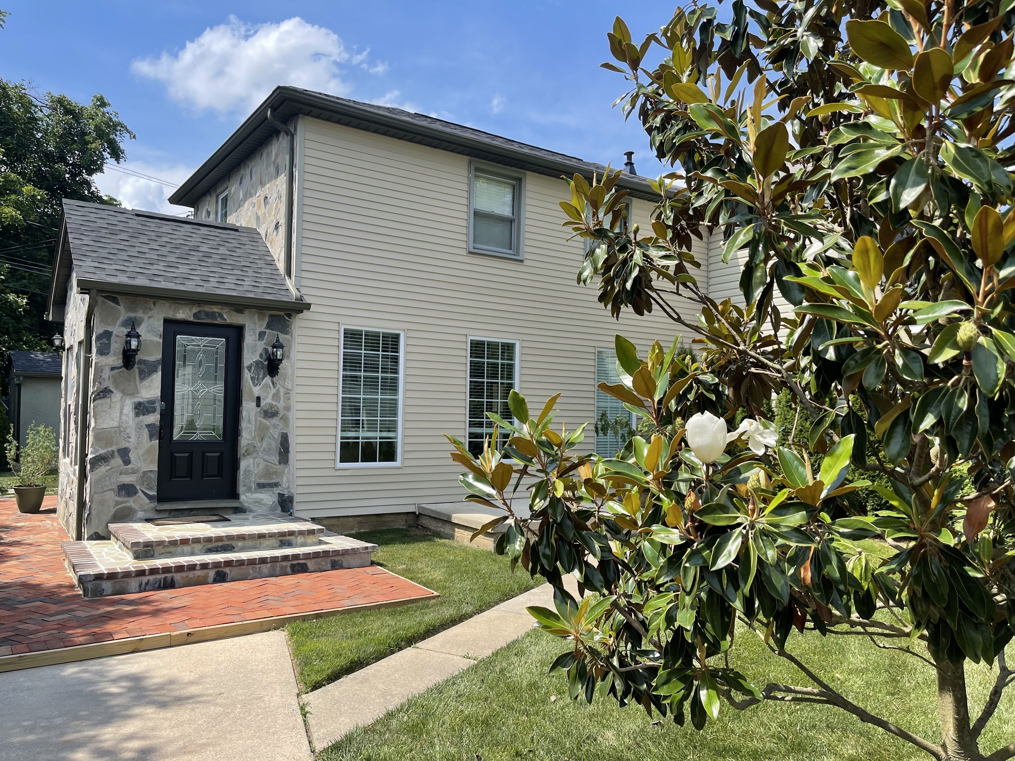 Quaint and private home within the UD Campus area.