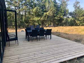 تناول الطعام بالخارج