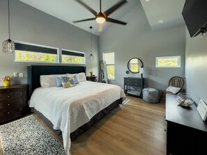 3 bedrooms, iron/ironing board, free WiFi, bed sheets - 3 bedroom marsh & sunset views. NON SMOKING home 5 minutes from Folly Beach. (Charleston)