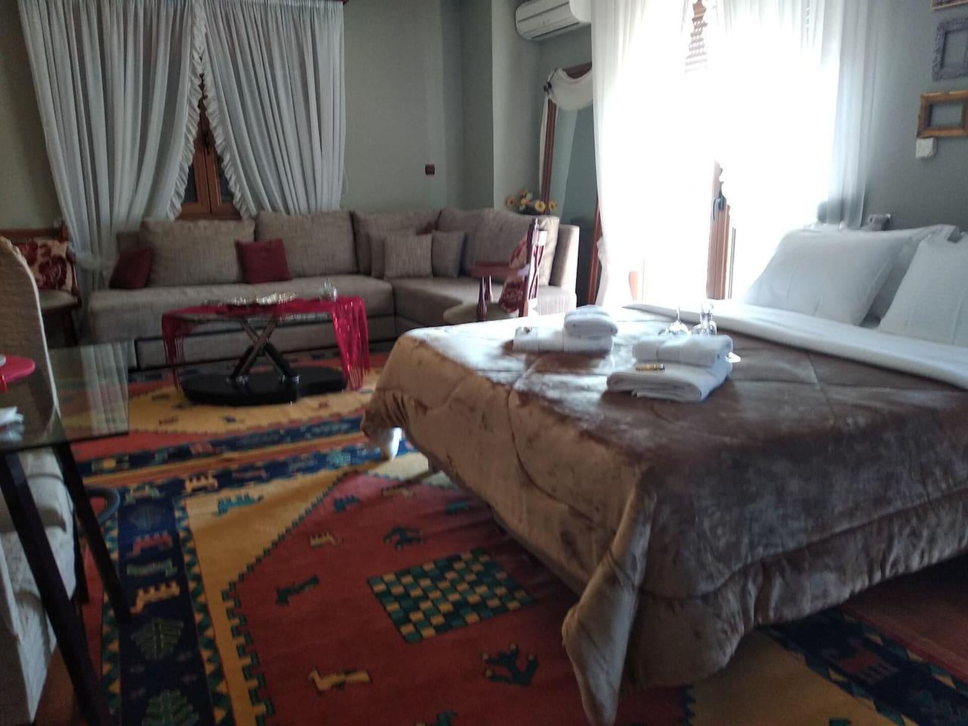 House, 1 Queen Bed | 1 bedroom, free WiFi, bed sheets