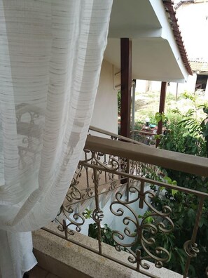 House, 1 Queen Bed | Balcony - House in the Village (Prosotsani)