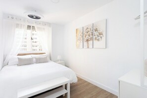 2 slaapkamers, een strijkplank/strijkijzer, wifi, beddengoed