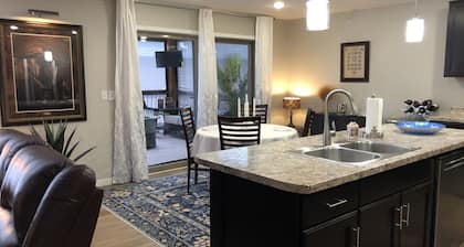 Spacious 2 Bedroom Private Entry Ground Floor Townhome