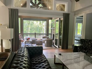 Smart-TV, Kamin, Tischfußball, Stereoanlage