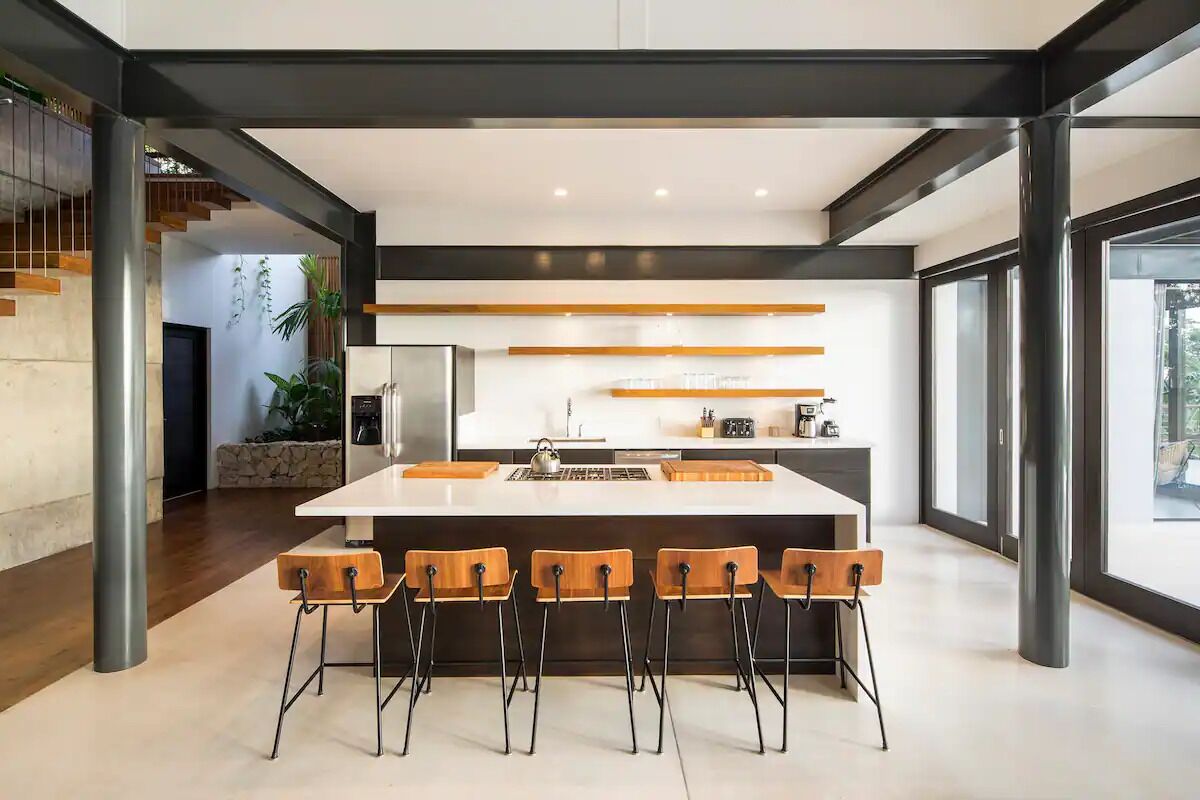 Refrigerador, microondas, horno, placa de cocina