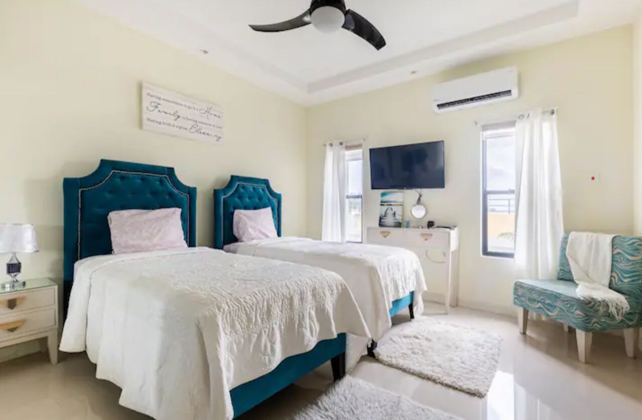 3 bedrooms, iron/ironing board, free WiFi, bed sheets
