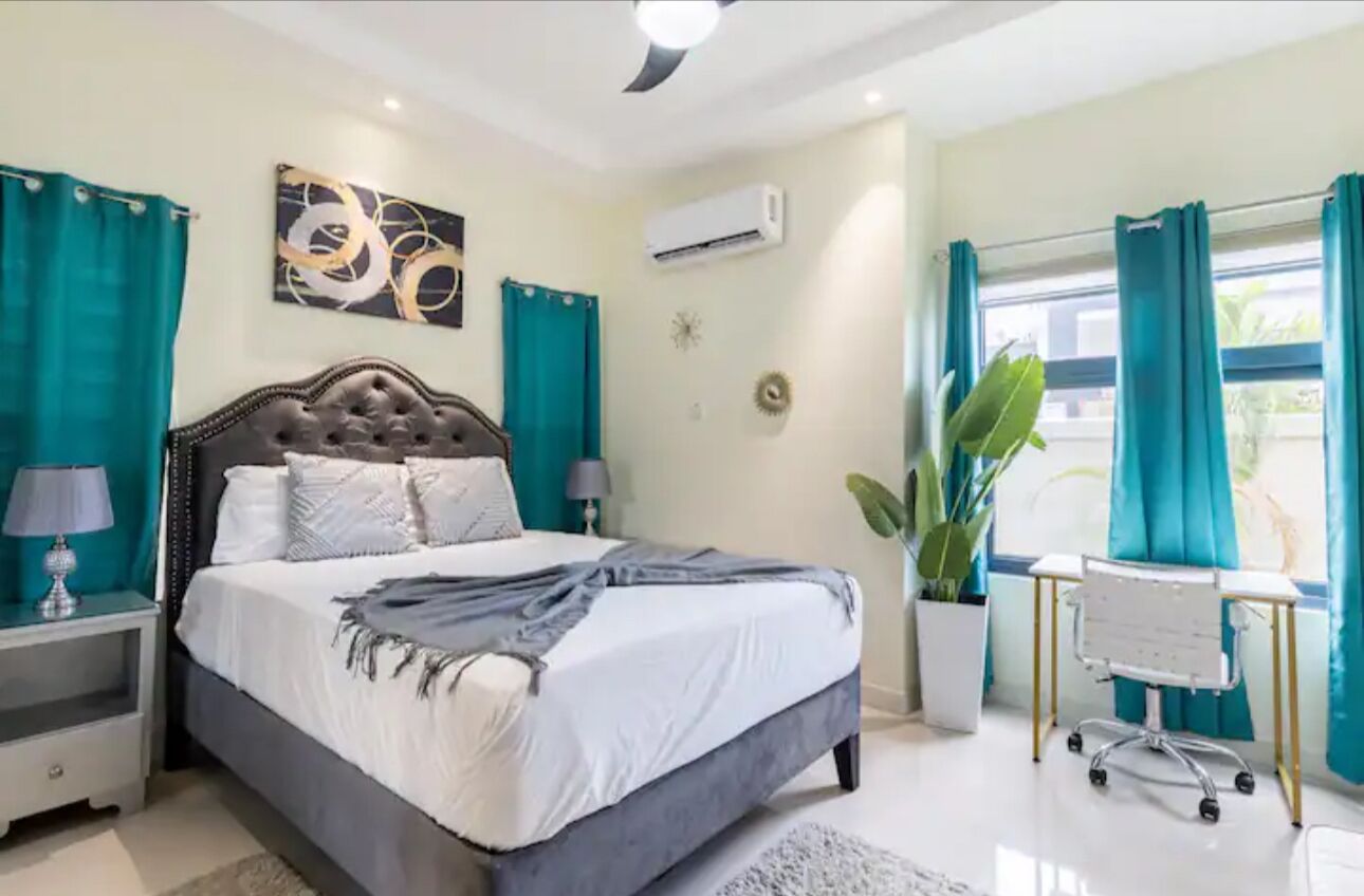 3 bedrooms, iron/ironing board, free WiFi, bed sheets