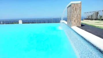 Piscina all'aperto