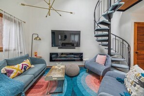 Living area - Chic-Retro Ski Loft | Mountain Creek slope-side (Vernon Township)