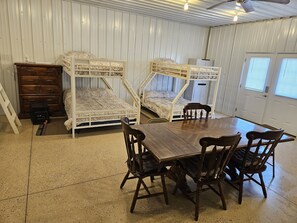1 bedroom, bed sheets, wheelchair access - WELCOME TO WESTHOFF CAMPGROUND BUNKHOUSE (Center)