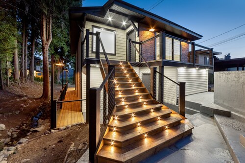 *Luxury Waterfront* beautiful and peaceful retreat 