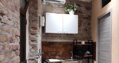 Monolocale con Divano-Letto