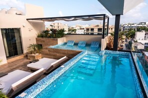 Pool auf dem Dach