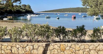 Moderne Ferienwohnung fĂŒr 4 bis 5 Personen, 50m zum Strand