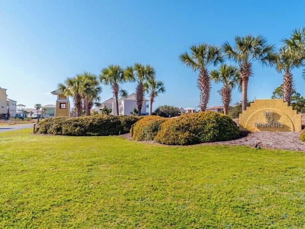 Property grounds - Seahawk South by Southern Vacation Rentals (Gulf Shores)
