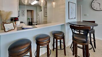 Appartamento, letti multipli, balcone | Cucina privata | Frigorifero, microonde, forno, piano cottura