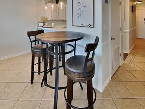Condo, Multiple Beds, Balcony | Dining