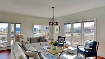 House, Multiple Beds, Balcony | Living area | TV