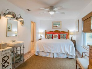 4 bedrooms, individually decorated, individually furnished, free WiFi - Blue Heron by Southern Vacation Rentals (Pensacola Beach)