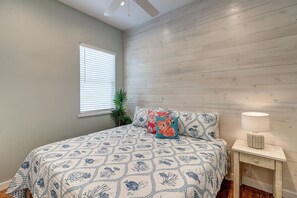 3 habitaciones, tabla de planchar con plancha, wifi y ropa de cama 