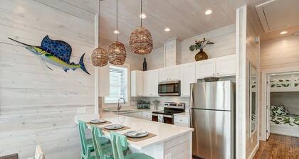Brand New 3bdr/2.5 Bath. Private Pool!