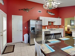 House, Multiple Beds, Kitchen, Garden View | Private kitchen | Fridge, microwave, oven, dishwasher - South Haven (Miramar Beach)