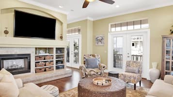 獨棟房屋, 多張床, 陽台, 花園景觀 | 起居區 | 電視