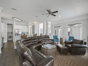 Living area - Come Together by Southern Vacation Rentals (Destin)