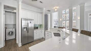 Luxury House, Multiple Beds, Balcony, Pool View | Private kitchen | Fridge, microwave, oven, stovetop