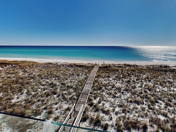 On the beach - Making Memories by Southern Vacation Rentals (Navarre)