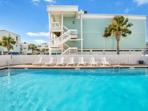 Pool - Boardwalk Townhomes #17A by Southern Vacation Rentals (Pensacola Beach)