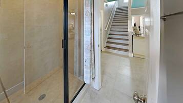 House, Multiple Beds, Kitchen, Garden View | Interior