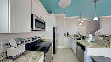 Rumah, Beberapa Tempat Tidur, dapur, pemandangan kebun | Dapur pribadi | Lemari es, microwave, oven, dan kompor