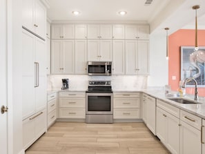 Maison, Plusieurs lits, balcon, vue sur l’océan | Cuisine privée | Réfrigérateur, four à micro-ondes, un four, surface de cuisson