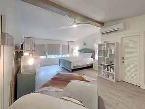 Casa, várias camas, sacada | 4 quartos, individualmente decorados, individualmente mobiliados