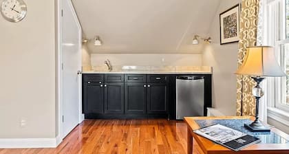 Beautiful Cambridge Rental in Cambridgeport