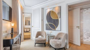 1 多间卧室、意大利 Frette 床单、高档床上用品、加厚床垫