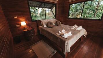 Design Cabin, 2 Bedrooms | 2 bedrooms, down duvets, free WiFi, bed sheets