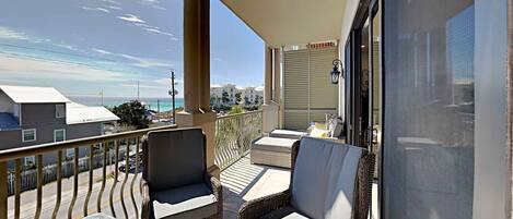 Condo (3 Bedrooms) | Vista frontal de la propiedad