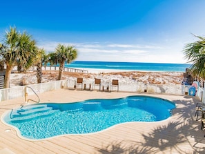 開放式客房 (Multiple Bedrooms) | 住宿正面