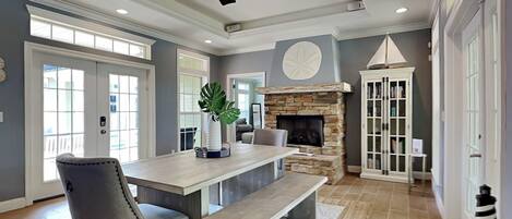 Studio (3 Bedrooms) | Property amenity