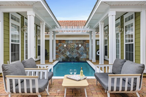 Studio (3 Bedrooms) | Kolam renang | Kolam renang terbuka 