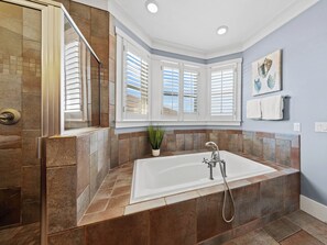 House, Multiple Beds, Balcony, Pool View | Bathroom | Towels